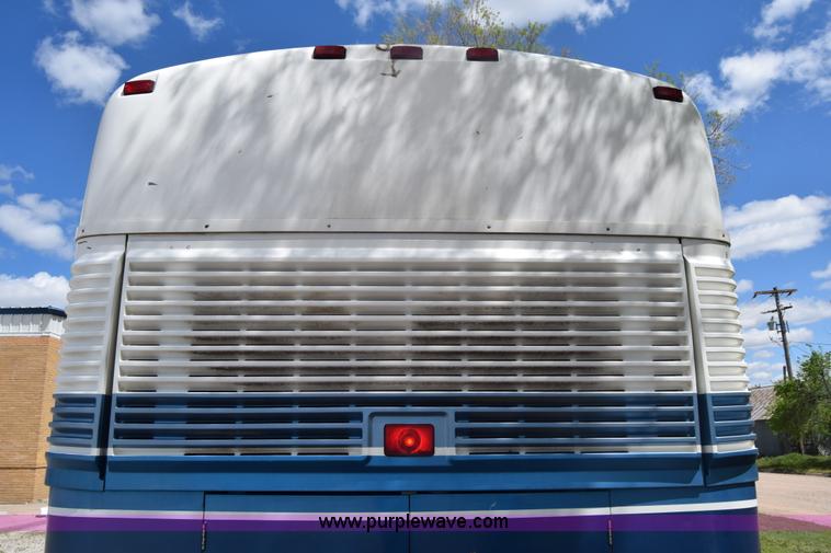 image for item K6709 1993 MCI 102-C3 passenger bus