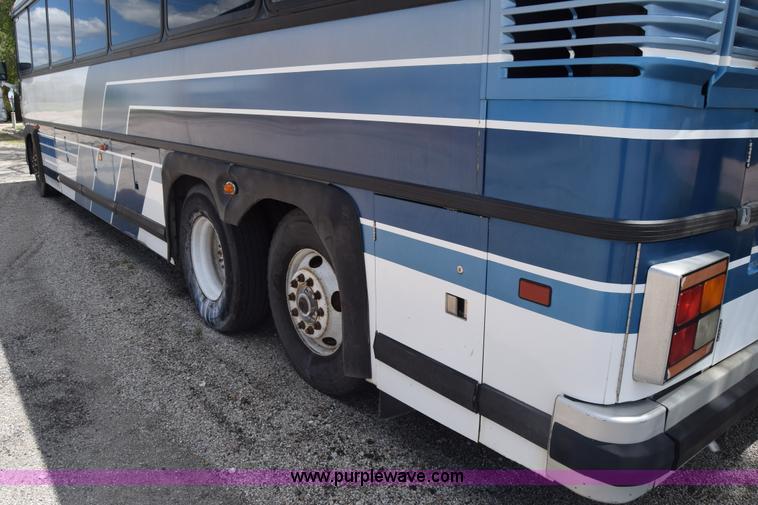 image for item K6709 1993 MCI 102-C3 passenger bus