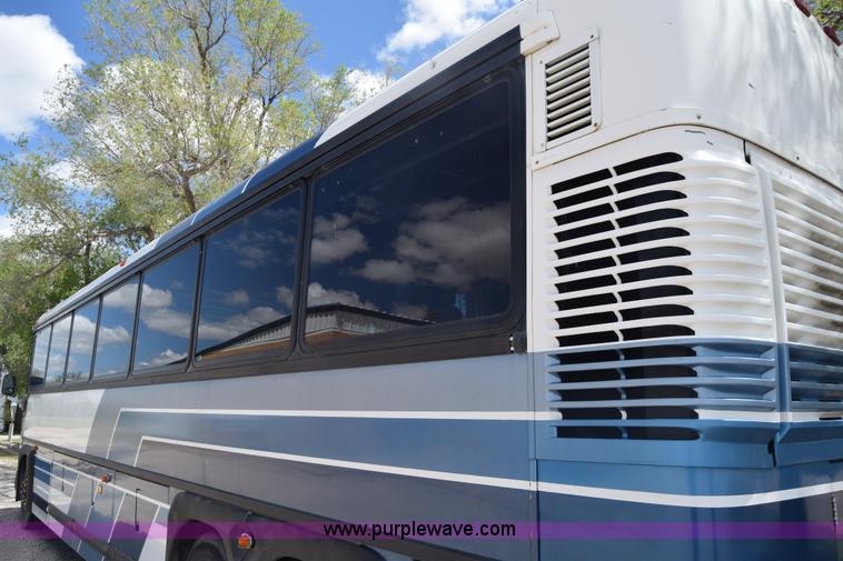 image for item K6709 1993 MCI 102-C3 passenger bus