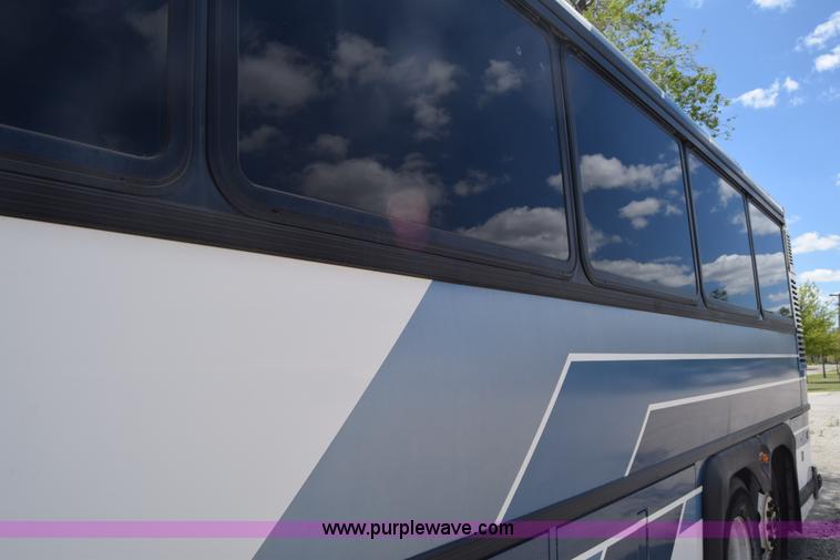 image for item K6709 1993 MCI 102-C3 passenger bus