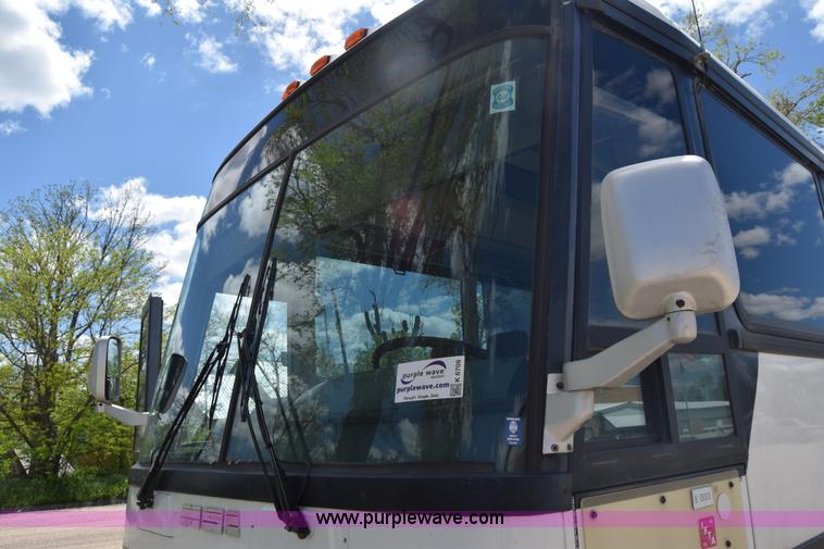 image for item K6709 1993 MCI 102-C3 passenger bus