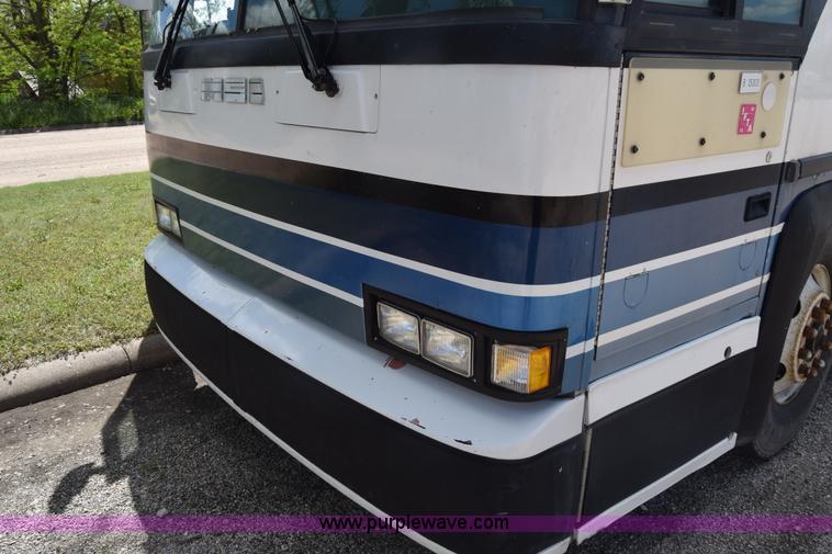 image for item K6709 1993 MCI 102-C3 passenger bus