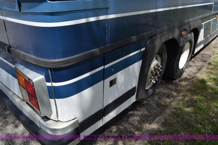 image for item K6709 1993 MCI 102-C3 passenger bus