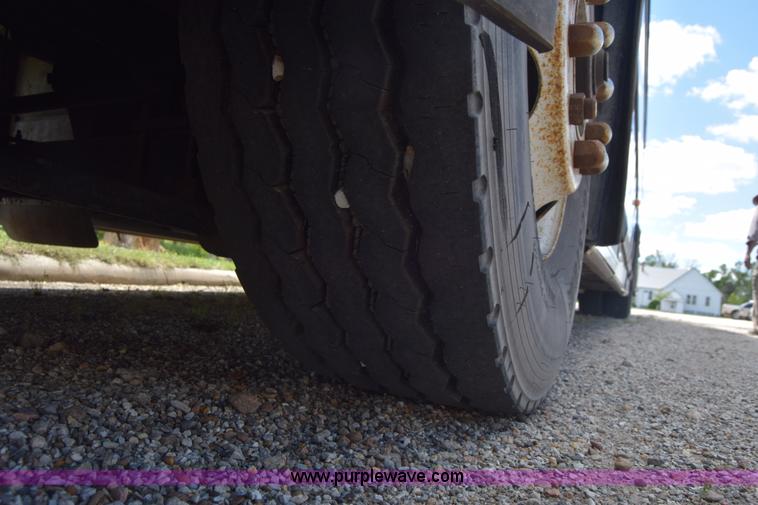 image for item K6709 1993 MCI 102-C3 passenger bus