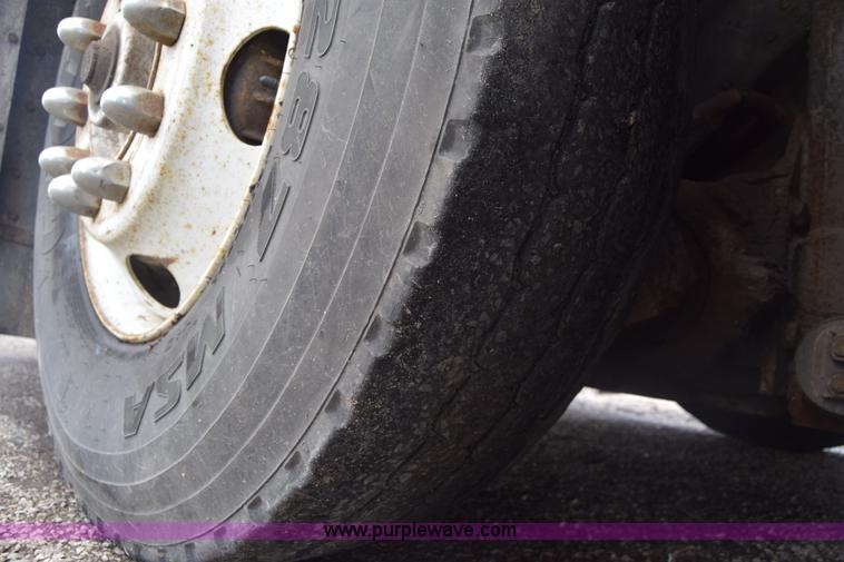 image for item K6709 1993 MCI 102-C3 passenger bus