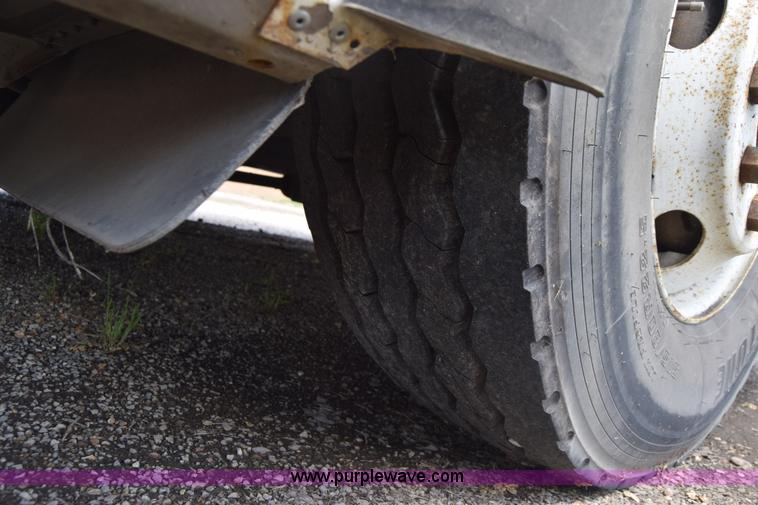 image for item K6709 1993 MCI 102-C3 passenger bus