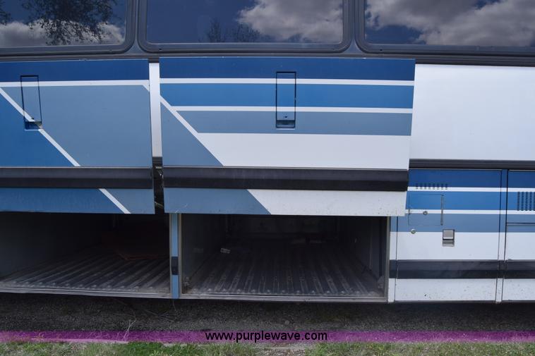 image for item K6709 1993 MCI 102-C3 passenger bus