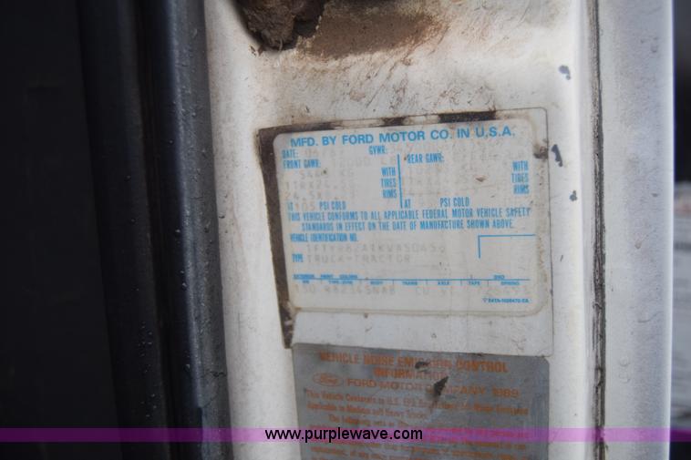 image for item K6720 1989 Ford LN8000 dump truck