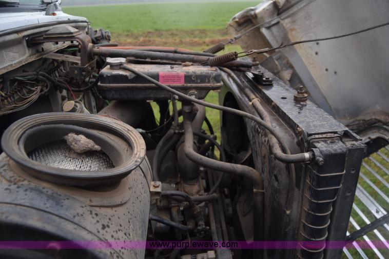 image for item K6720 1989 Ford LN8000 dump truck