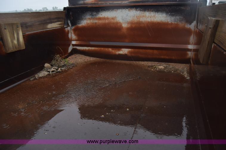 image for item K6720 1989 Ford LN8000 dump truck