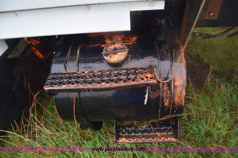 image for item K6720 1989 Ford LN8000 dump truck