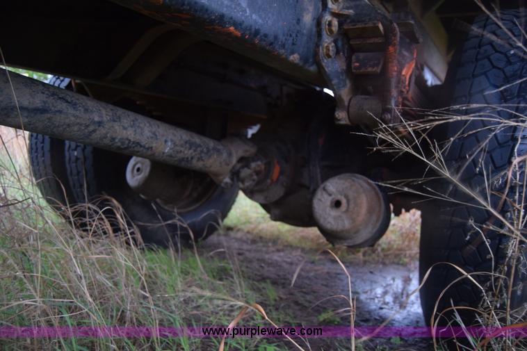 image for item K6720 1989 Ford LN8000 dump truck