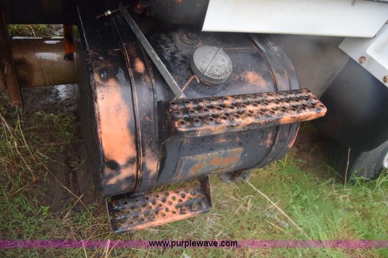 image for item K6720 1989 Ford LN8000 dump truck