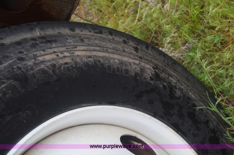 image for item K6720 1989 Ford LN8000 dump truck