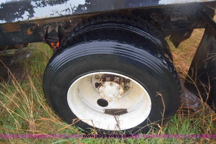 image for item K6720 1989 Ford LN8000 dump truck