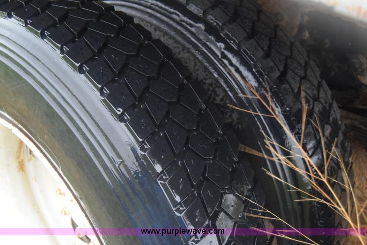 image for item K6720 1989 Ford LN8000 dump truck