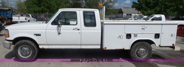 image for item L2086 1996 Ford F250 SuperCab utility truck