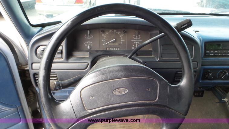 image for item L2086 1996 Ford F250 SuperCab utility truck