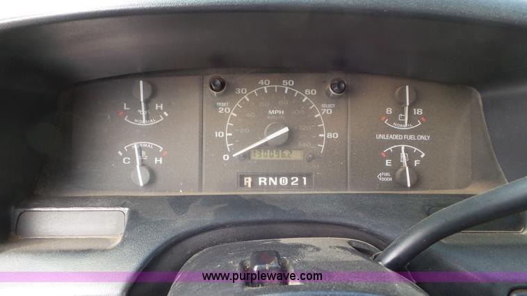 image for item L2086 1996 Ford F250 SuperCab utility truck