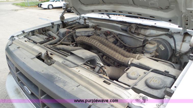 image for item L2086 1996 Ford F250 SuperCab utility truck