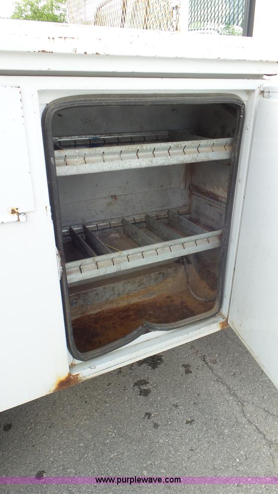 image for item L2086 1996 Ford F250 SuperCab utility truck