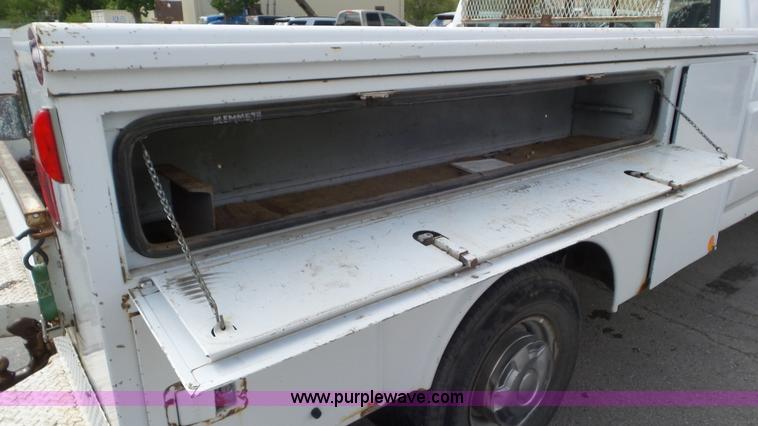 image for item L2086 1996 Ford F250 SuperCab utility truck