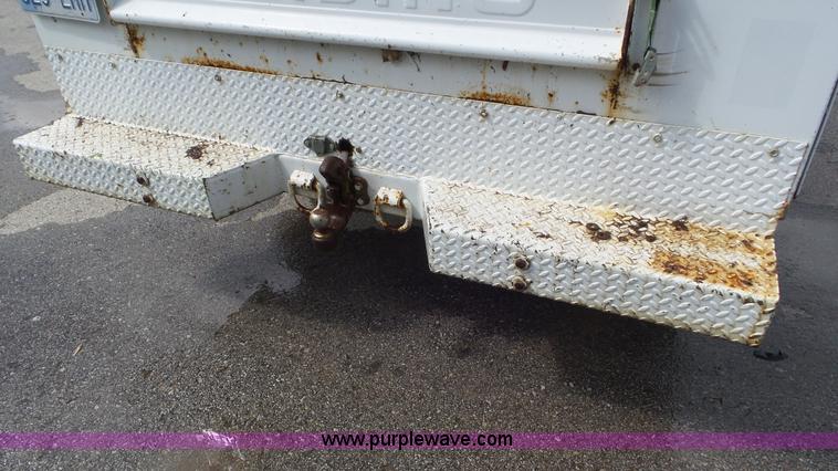 image for item L2086 1996 Ford F250 SuperCab utility truck