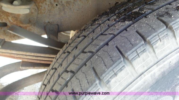 image for item L2086 1996 Ford F250 SuperCab utility truck