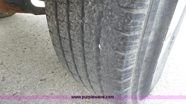 image for item L2086 1996 Ford F250 SuperCab utility truck