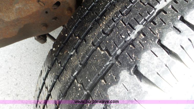 image for item L2086 1996 Ford F250 SuperCab utility truck