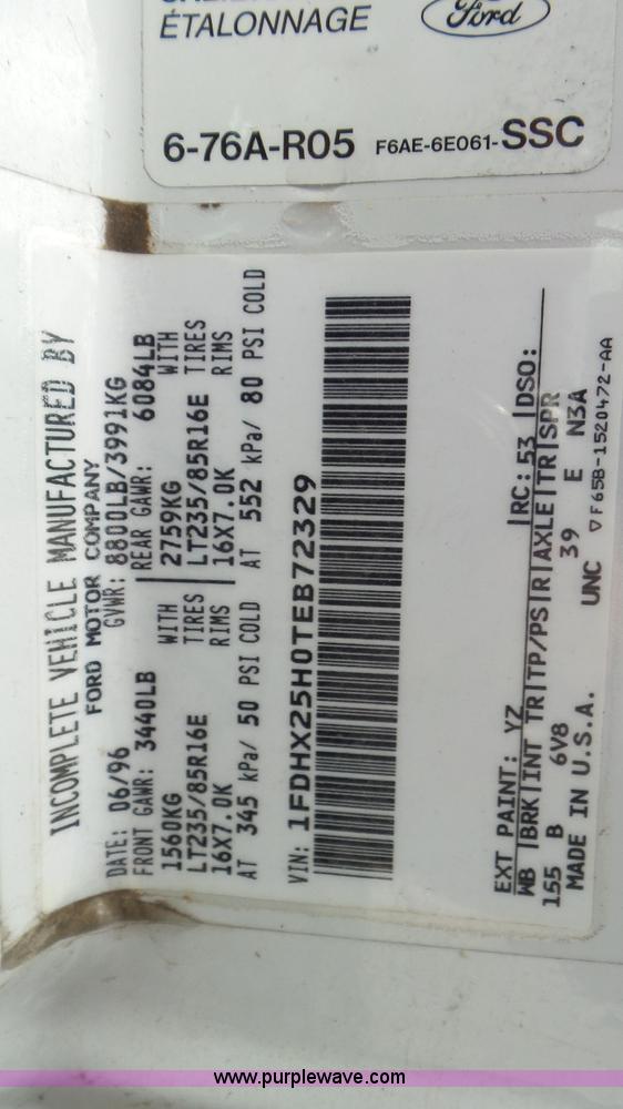 image for item L2086 1996 Ford F250 SuperCab utility truck