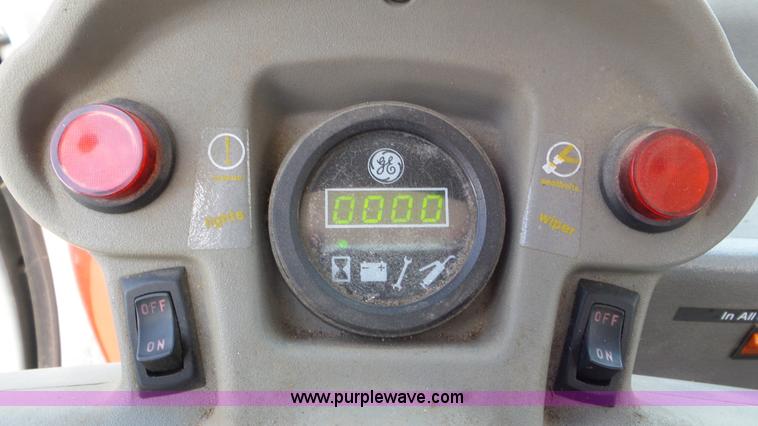 image for item L2088 2002 GEM 825 electric car