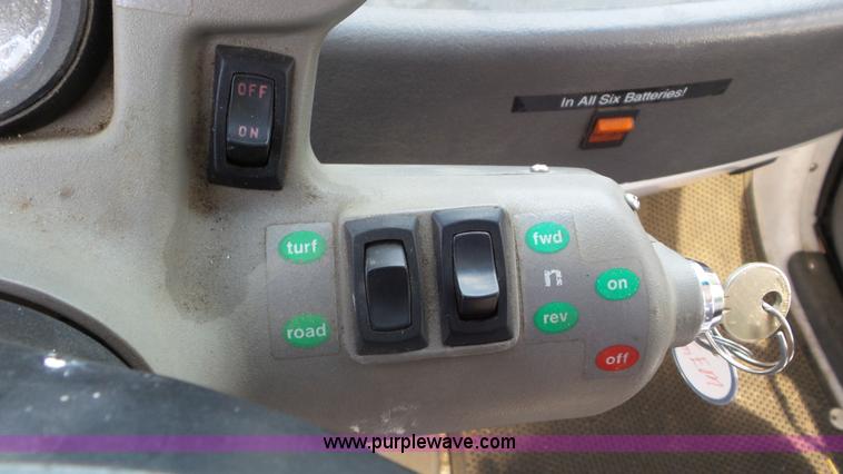 image for item L2088 2002 GEM 825 electric car