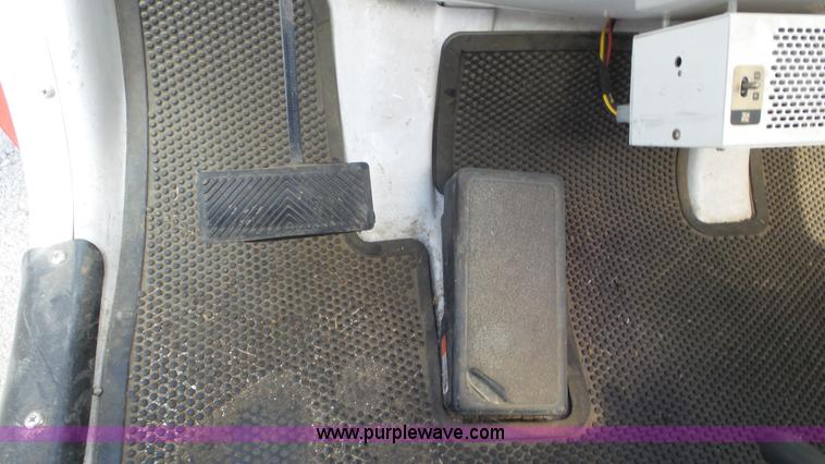 image for item L2088 2002 GEM 825 electric car