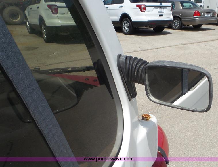 image for item L2088 2002 GEM 825 electric car