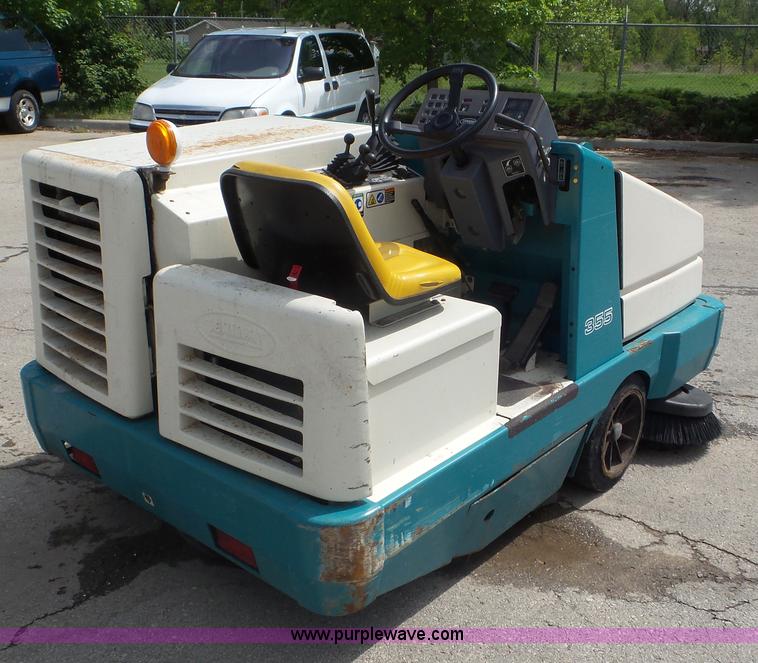 image for item L2089 Tennant 355 sweeper