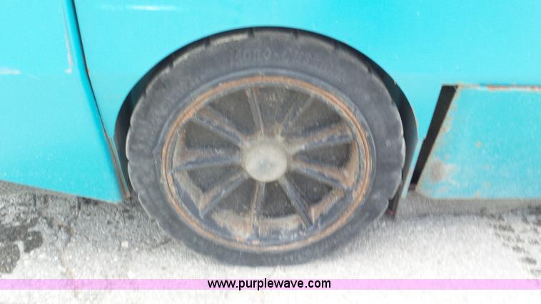 image for item L2089 Tennant 355 sweeper