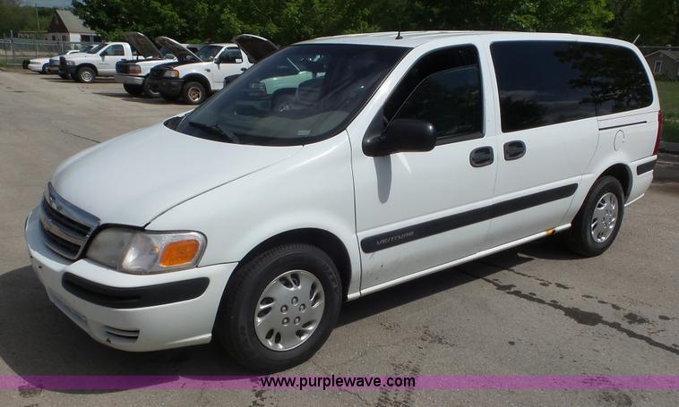image for item L2090 2001 Chevrolet Venture van