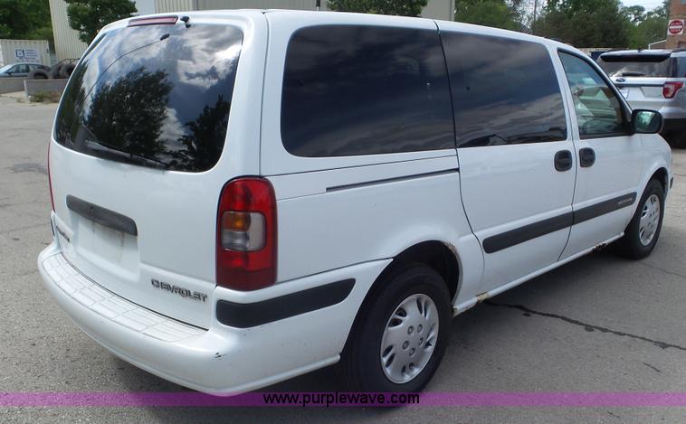 image for item L2090 2001 Chevrolet Venture van