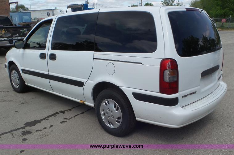 image for item L2090 2001 Chevrolet Venture van