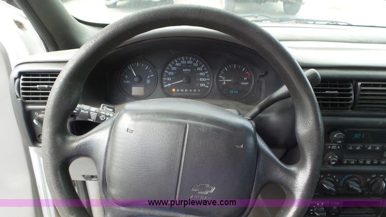 image for item L2090 2001 Chevrolet Venture van