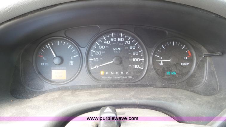 image for item L2090 2001 Chevrolet Venture van