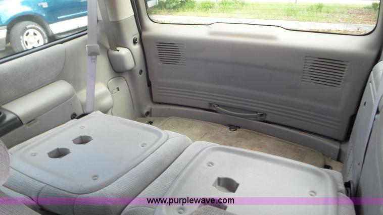 image for item L2090 2001 Chevrolet Venture van