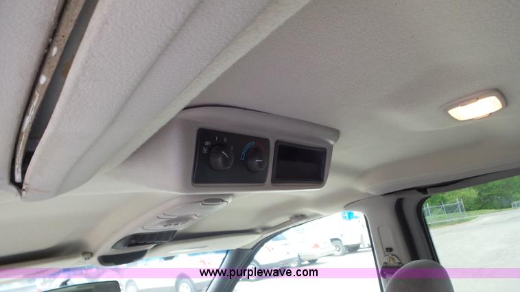 image for item L2090 2001 Chevrolet Venture van