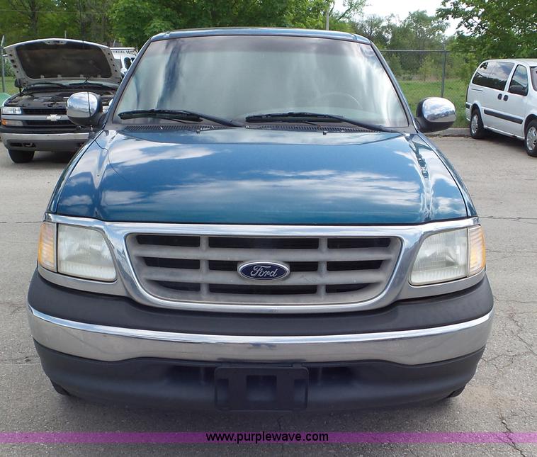 image for item L2091 2001 Ford F150 SuperCab pickup truck