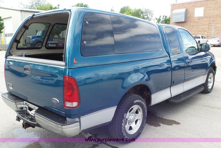 image for item L2091 2001 Ford F150 SuperCab pickup truck