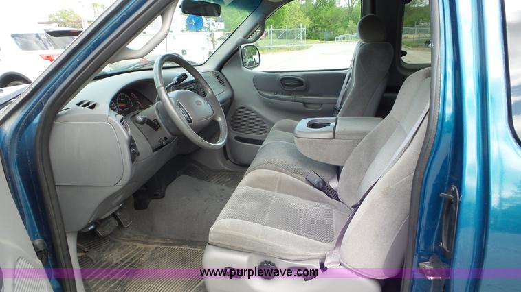 image for item L2091 2001 Ford F150 SuperCab pickup truck