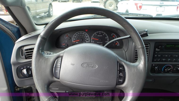 image for item L2091 2001 Ford F150 SuperCab pickup truck
