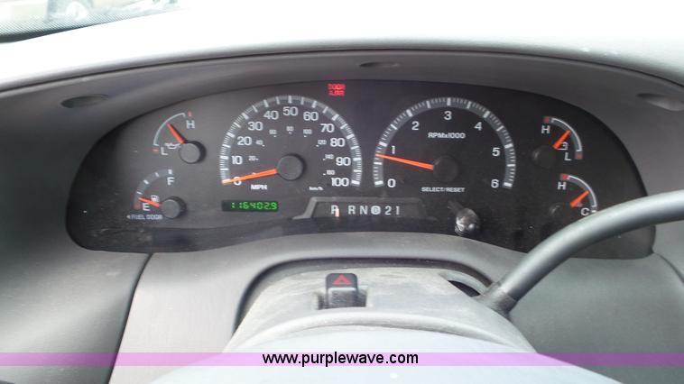 image for item L2091 2001 Ford F150 SuperCab pickup truck