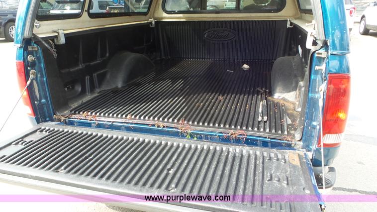 image for item L2091 2001 Ford F150 SuperCab pickup truck